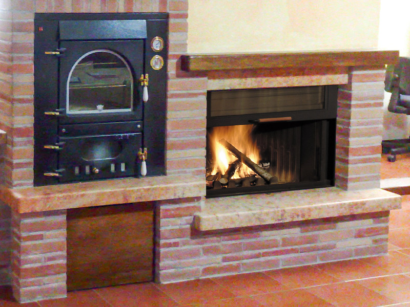 Ciliegio, camino rustico con forno a legna realizzato artigianalmente da Caminetti Carfagna