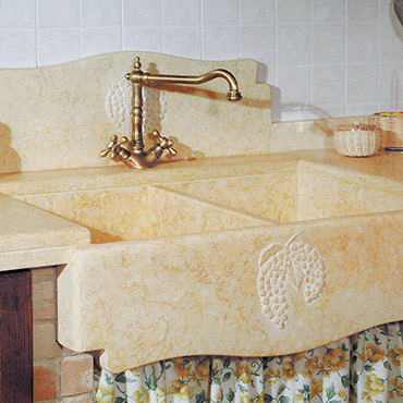 Iris Cucina Rustica lavabo in marmo - realizzata da Caminetti Carfagna