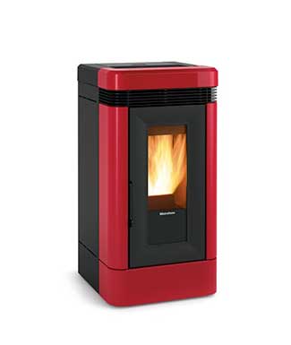 Lucia Plus colore Bordeaux stufa a pellet canalizzata La Nordica Extraflame Caminetti Carfagna